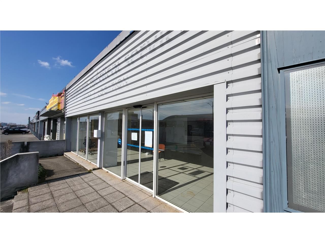 Location local commercial 420 m² à Montauban