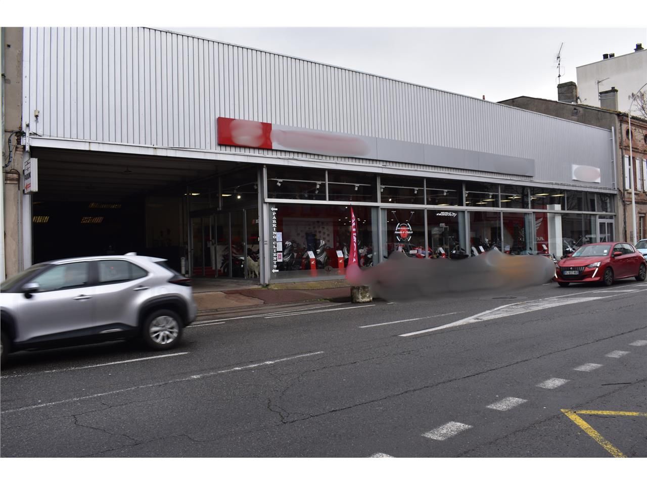 Vente local 1000 m² à Montauban