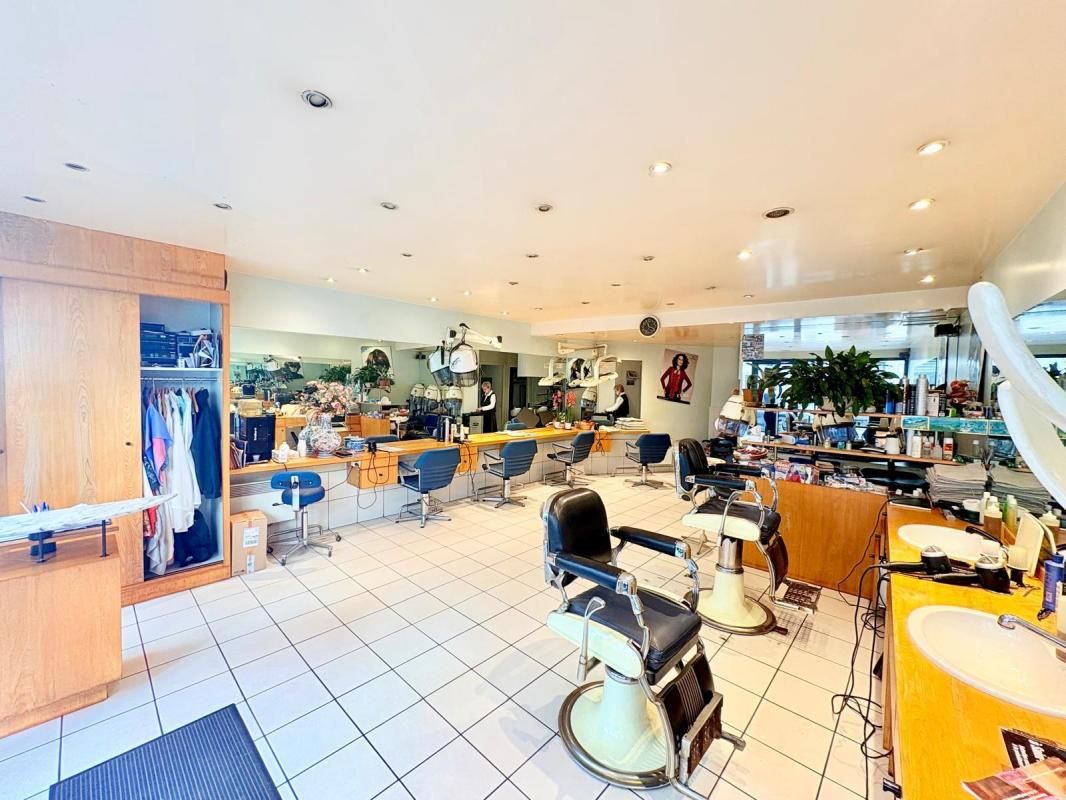 Location local commercial 50 m² non divisibles