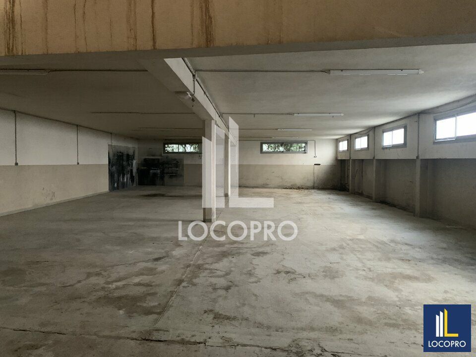 Vente local d''activites 460 m² non divisibles