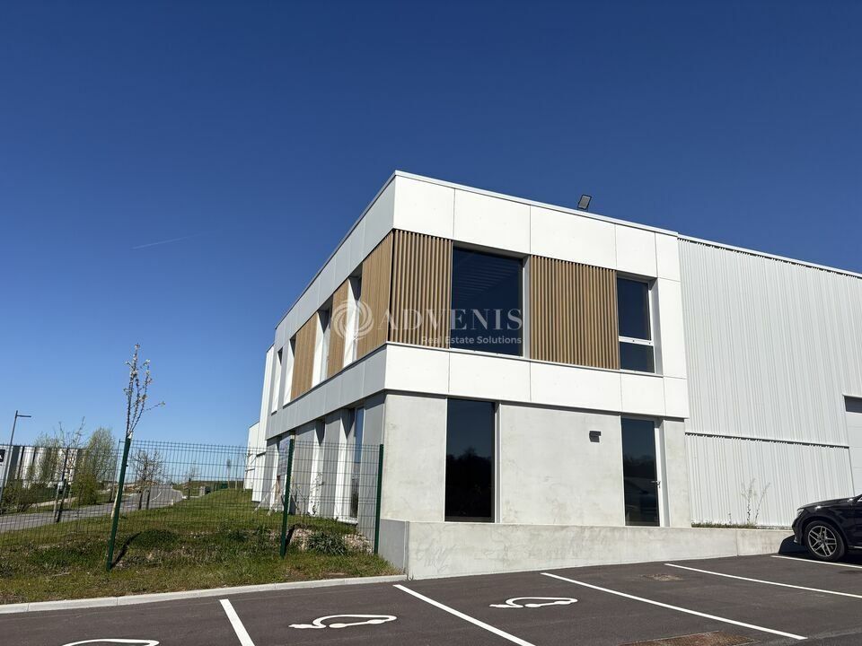 Location local d''activites 521 m² non divisibles