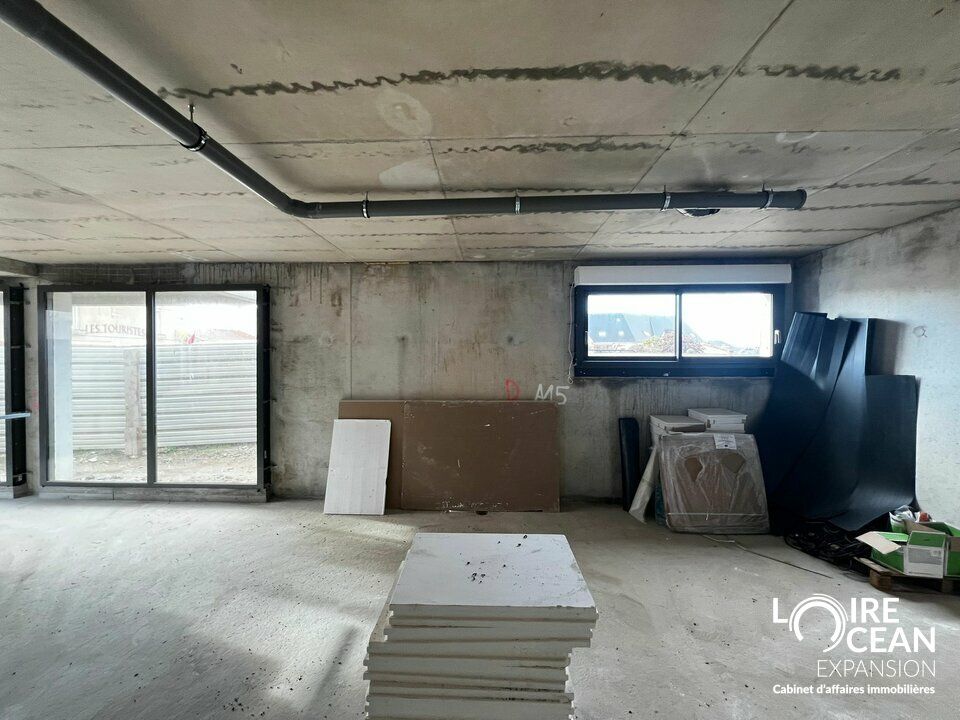 LOCAL COMMERCIAL NEUF GRANDE VISIBILITE AXE PRINCIPAL PORNIC