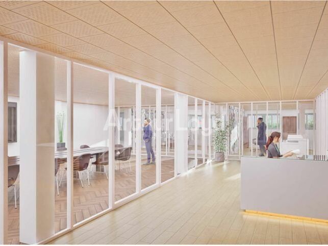 Location local d''activites 3249.16 m² divisibles à partir de 1622.18 m²