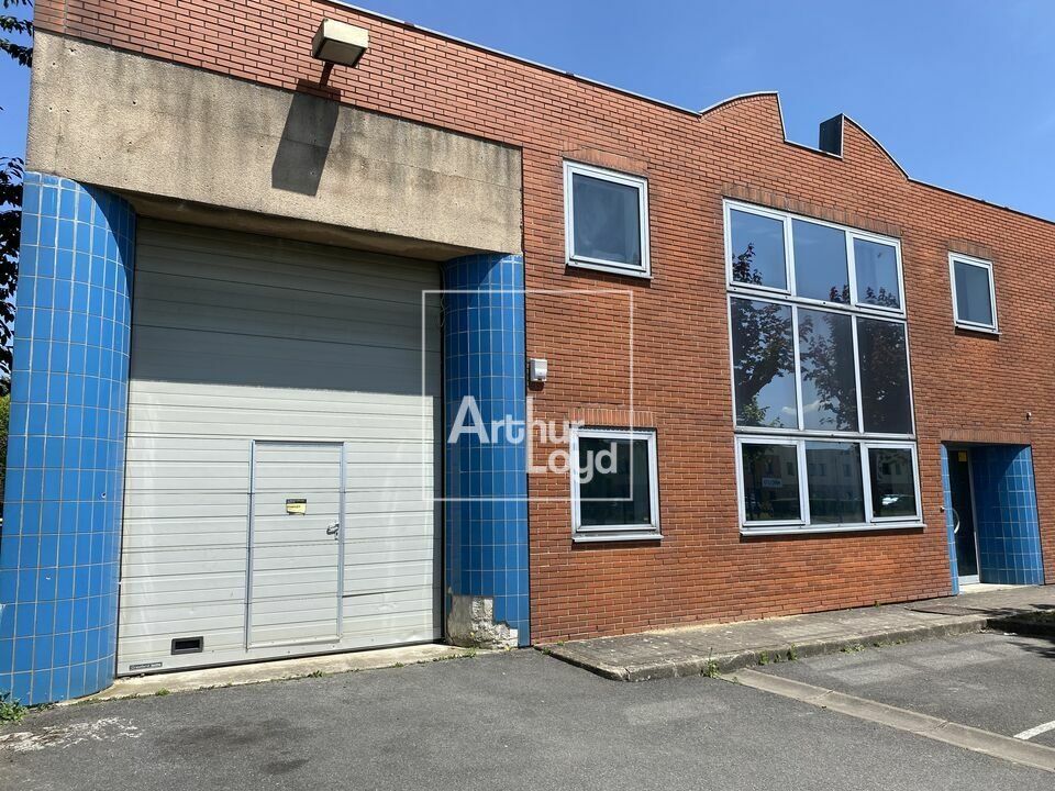 Vente local d''activites 300 m² non divisibles