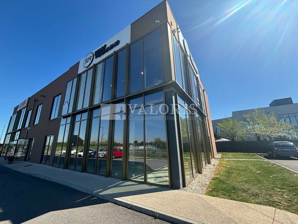 Location local commercial 205 m² non divisibles