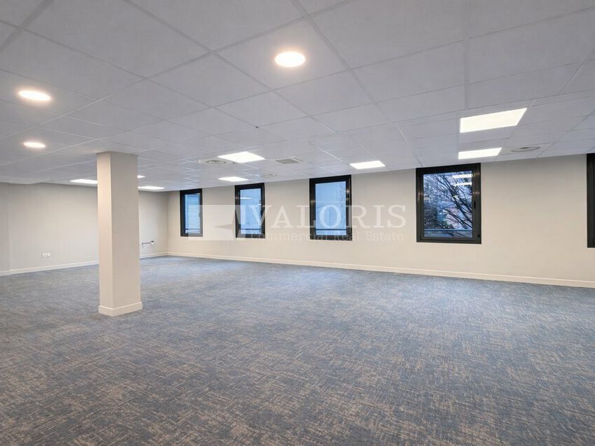 Valoris vous propose à la location une surface de bureaux de 305 m², située dans le 3ᵉ arrondissement de Lyon, à proximité immédiate du secteur Sans Souci.