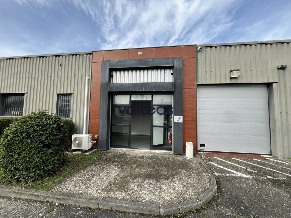 Location local d''activites 100 m² non divisibles