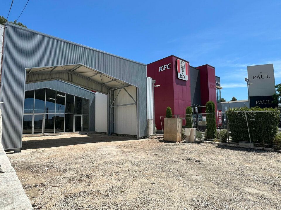 Location local commercial 360 m² non divisibles