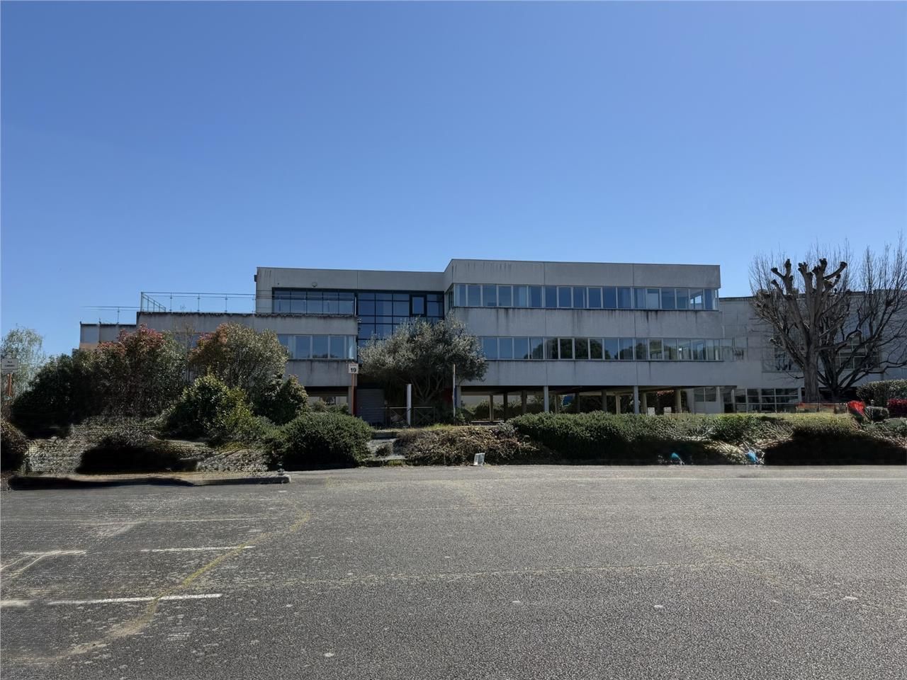 Location bureaux 790.3 m² à Labège