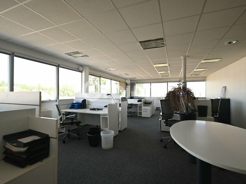Location bureaux 150 m² non divisibles