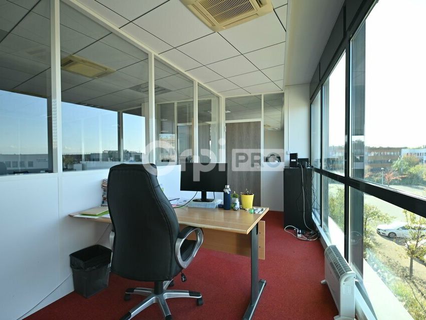 BUREAUX A LOUER - 140 m² -SAINT PRIEST