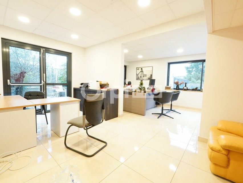 BUREAUX A LOUER - 220 m² - RILLIEUX LA PAPE