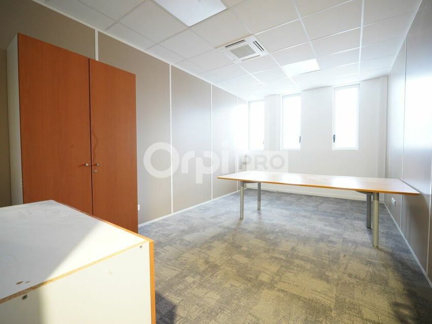 BUREAUX A LOUER - 260 m² - RILLIEUX LA PAPE