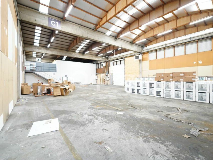 LOCAL D'ACTIVITE A LOUER - 400 m² - SAINT PRIEST