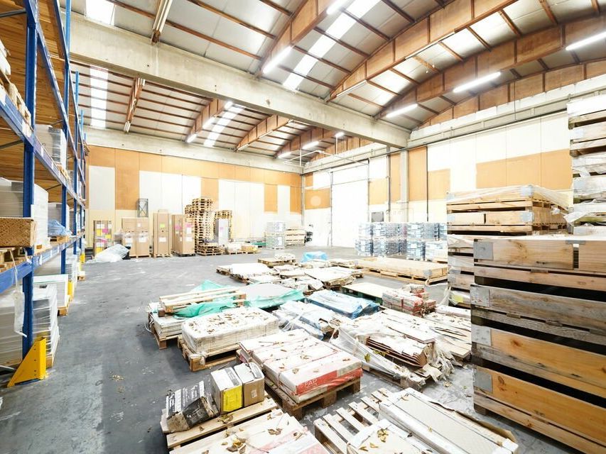 Location local d''activites 340 m² non divisibles