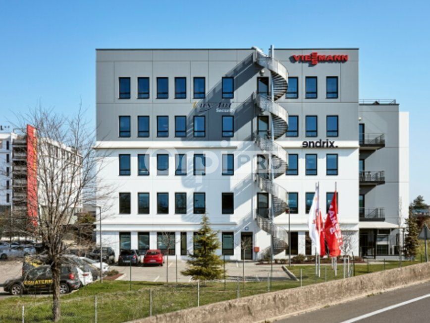 Location bureaux 166 m² non divisibles