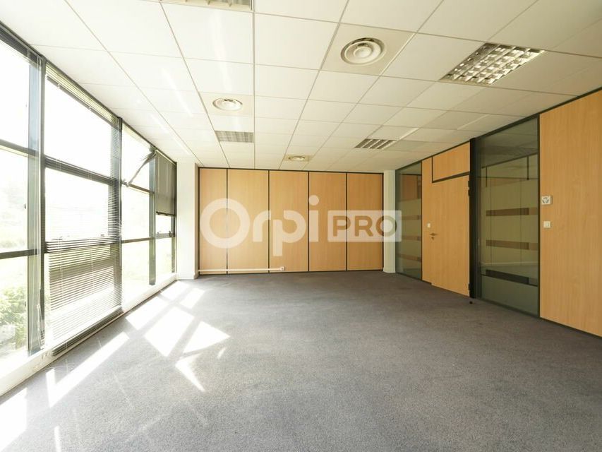 Location bureaux 374.5 m² non divisibles