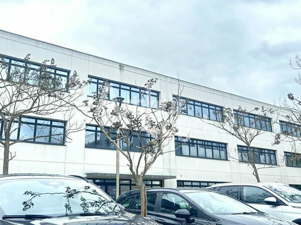 Location bureaux 400 m² divisibles à partir de 200 m²