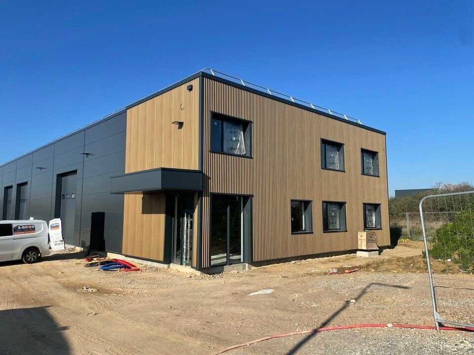 Location local d''activites 515 m² non divisibles