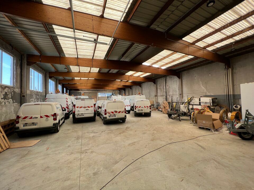 Location local d''activites 575 m² non divisibles