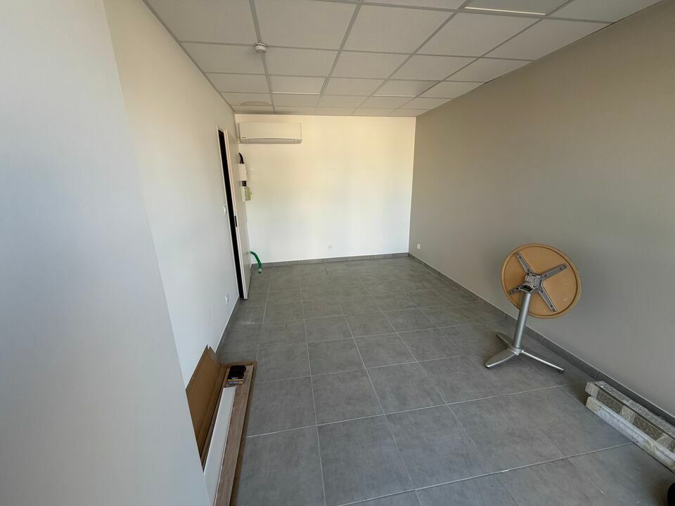 Location local d''activites 69 m² non divisibles