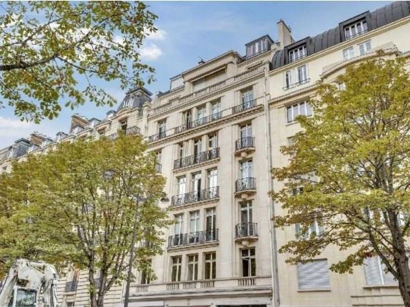 Location bureaux 898 m² divisibles à partir de 63 m²