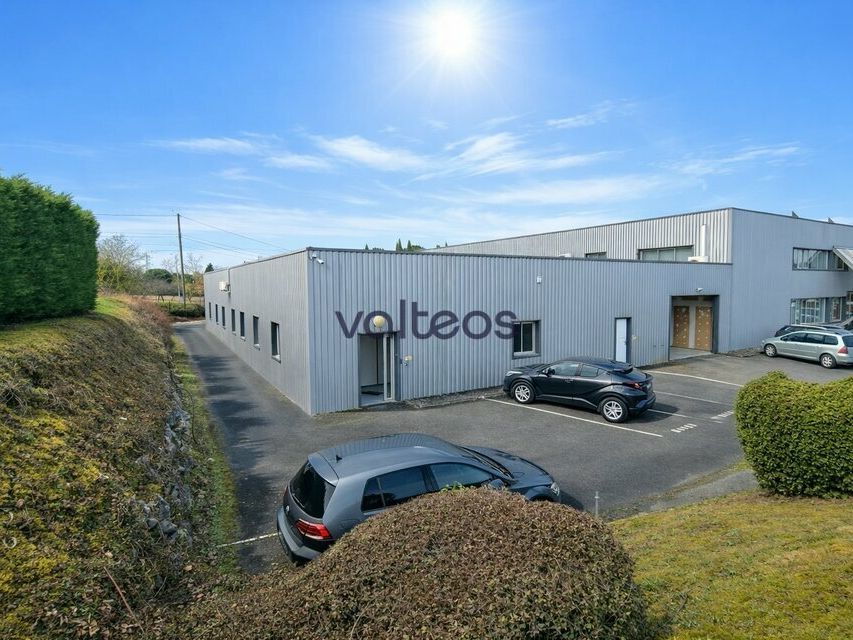Vente local d''activites 860 m² non divisibles