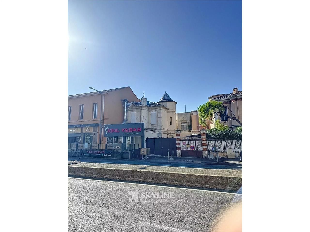 Vente local commercial 216 m² à Marseille 8ème
