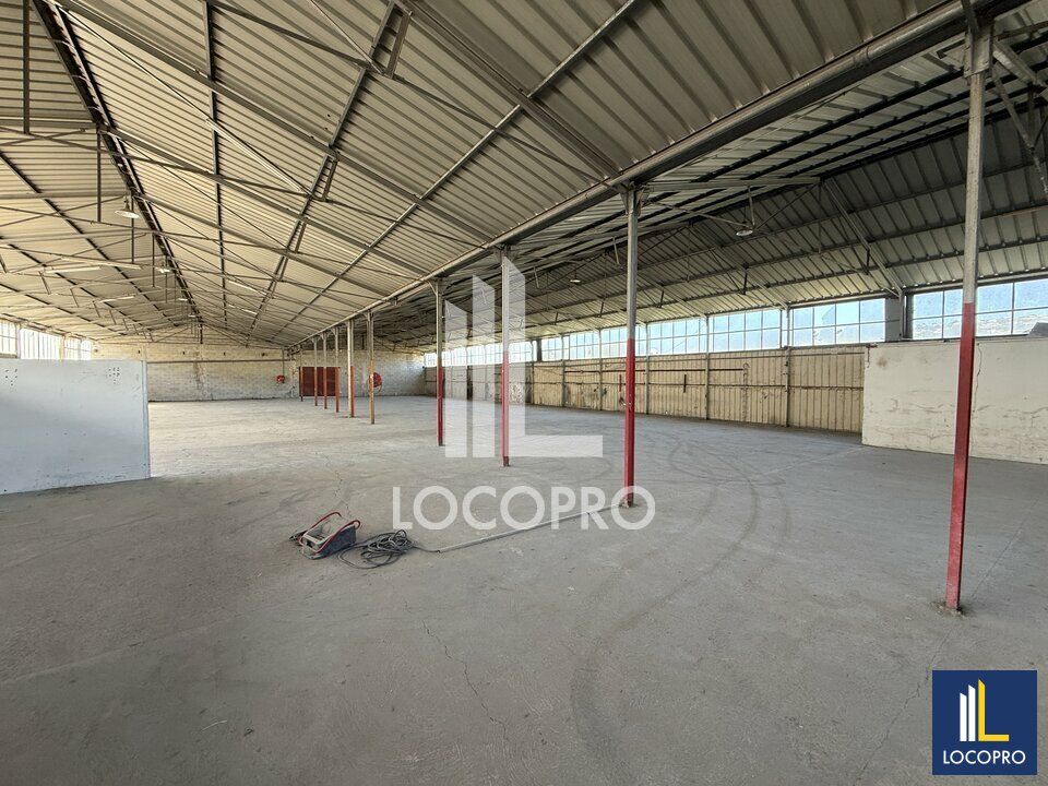Location local d''activites 1100 m² non divisibles
