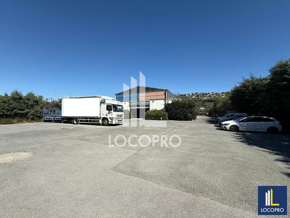 Location local d''activites 630 m² non divisibles