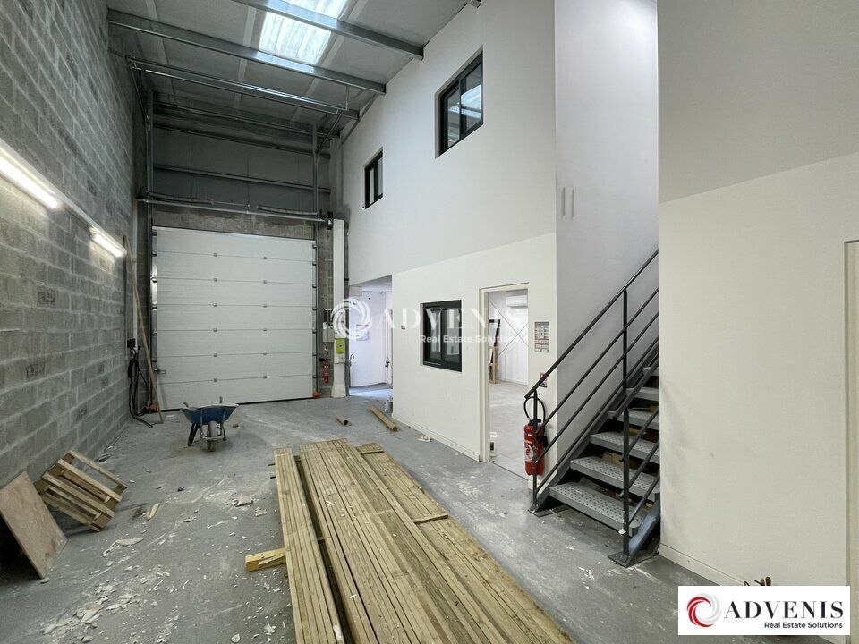 Location local d''activites 370 m² non divisibles