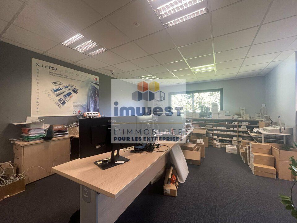 A LOUER - LOCAL D'ACTIVITÉ - VEZIN LE COQUET - 710M²