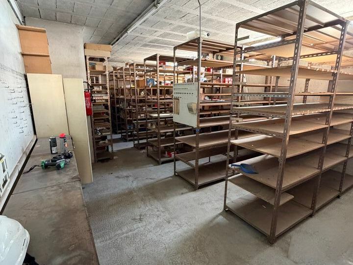 Vente local d''activites 300 m² non divisibles