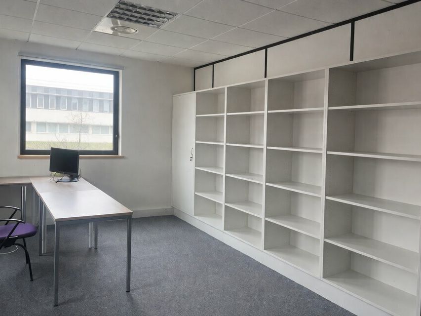 BUREAUX - 247 m² -  VALMY