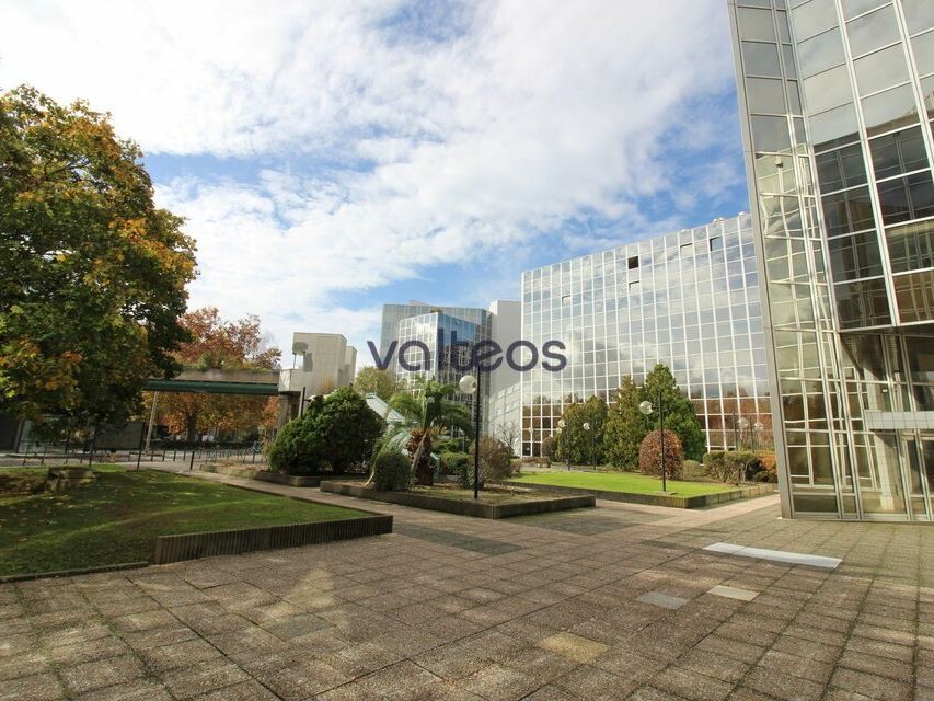 Location bureaux 423 m² divisibles à partir de 181 m²