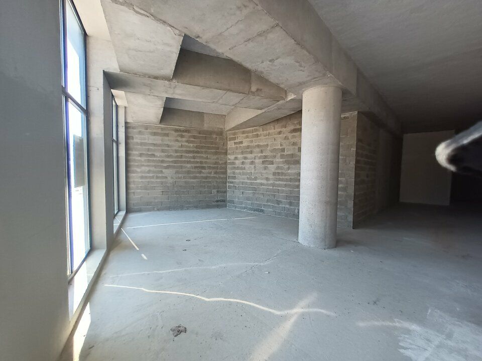Location local commercial 171 m² non divisibles
