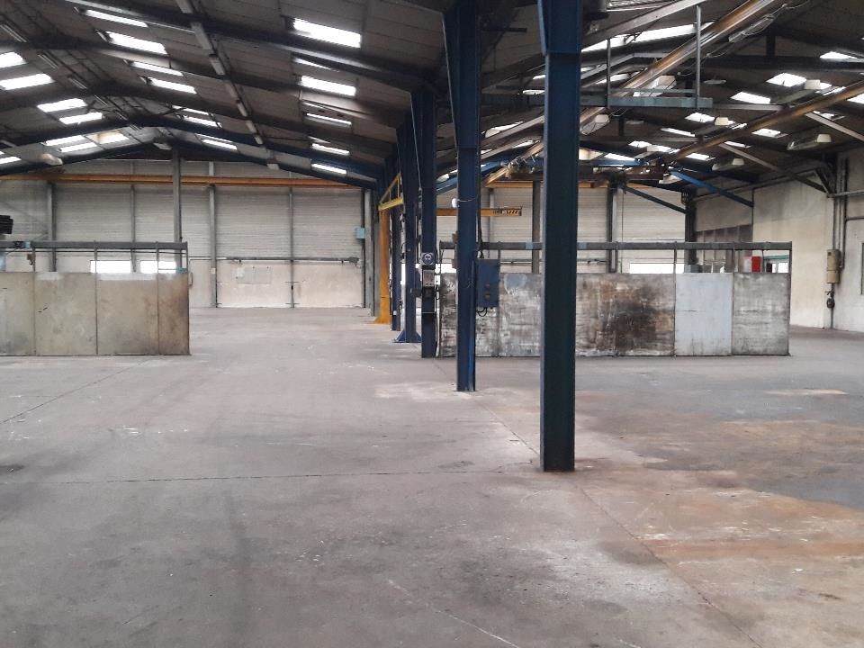 Location local d''activites 2838 m² divisibles à partir de 1000 m²