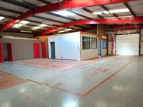 Location local d''activites 308 m² non divisibles