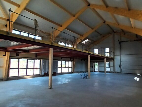 Location local d''activites 890 m² divisibles à partir de 222.5 m²