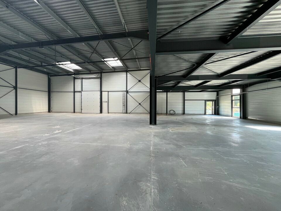Vente local d''activites 1538 m² non divisibles