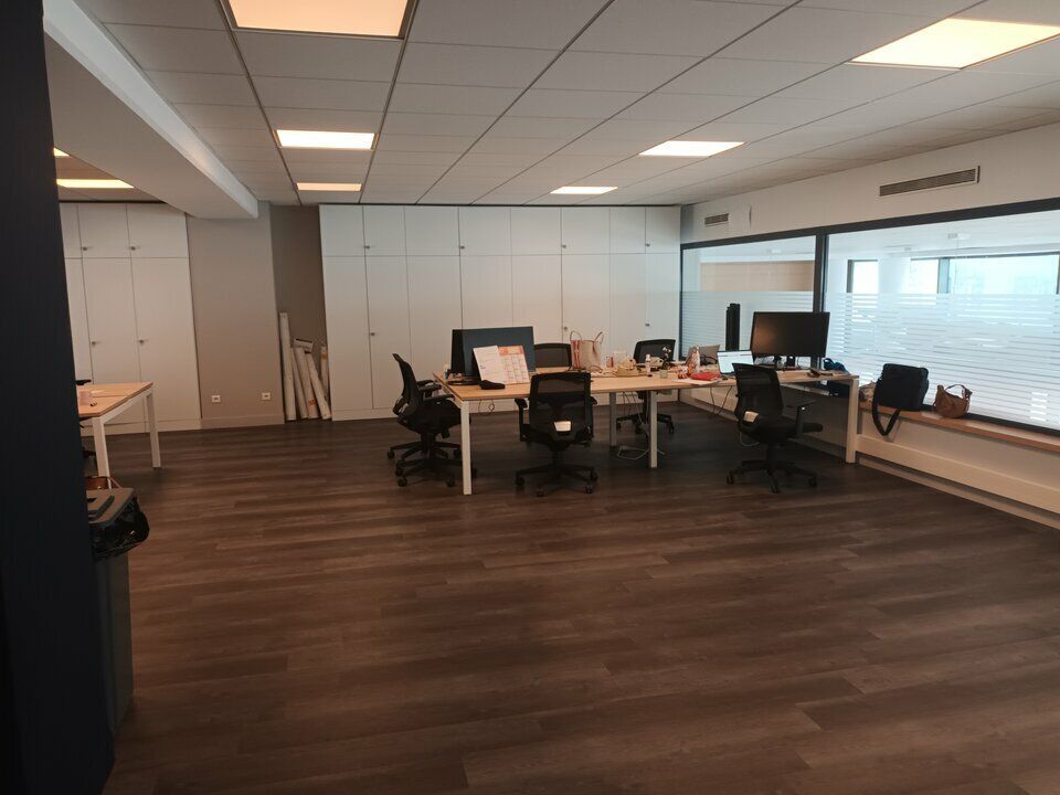 Location local commercial 533 m² non divisibles