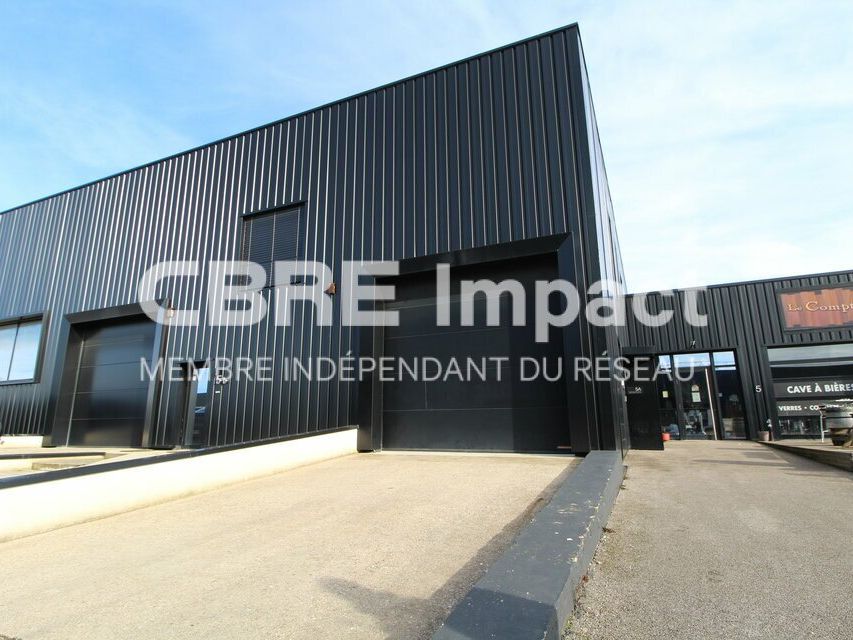 Location local d''activites 258 m² non divisibles