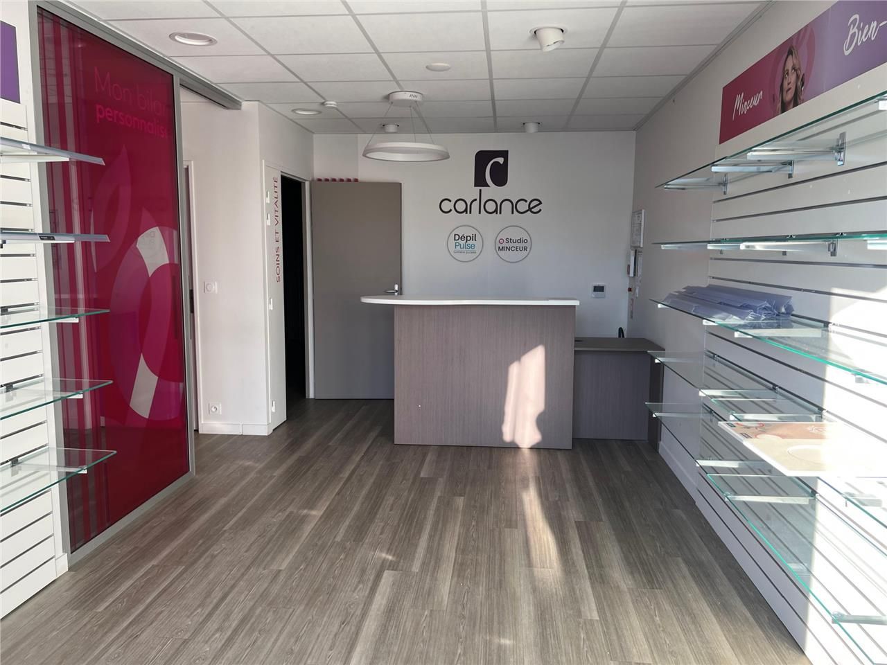 Location local commercial 120 m² à Roquebrune-sur-Argens