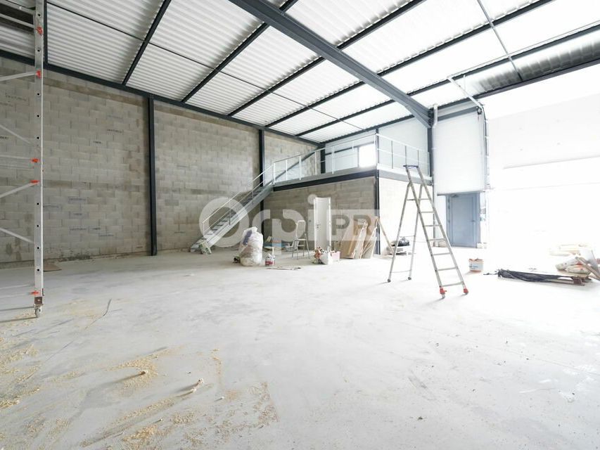 LOCAL D'ACTIVITE A LOUER - 260 m² - MORNANT