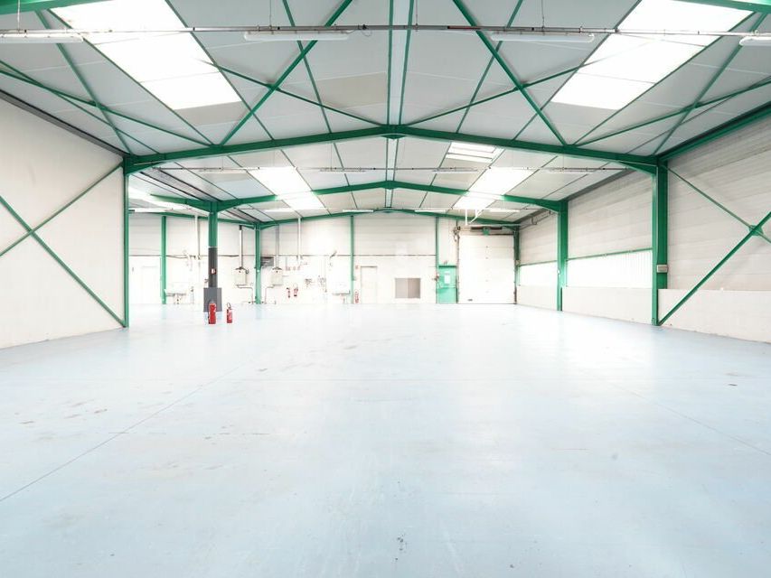 CELLULE D'ACTIVITE A LOUER - 759 m² - SAINT-GENIS-LAVAL