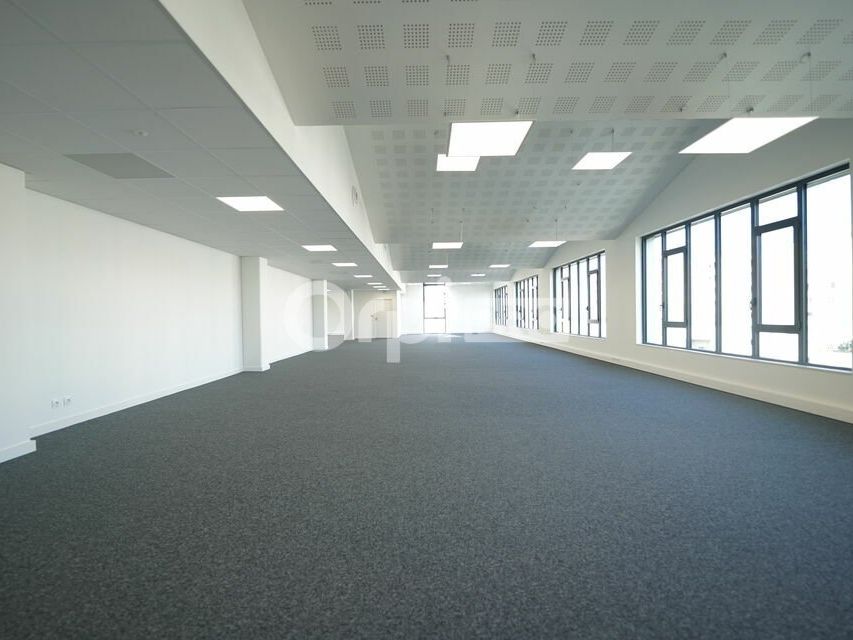 Location bureaux 350 m² non divisibles