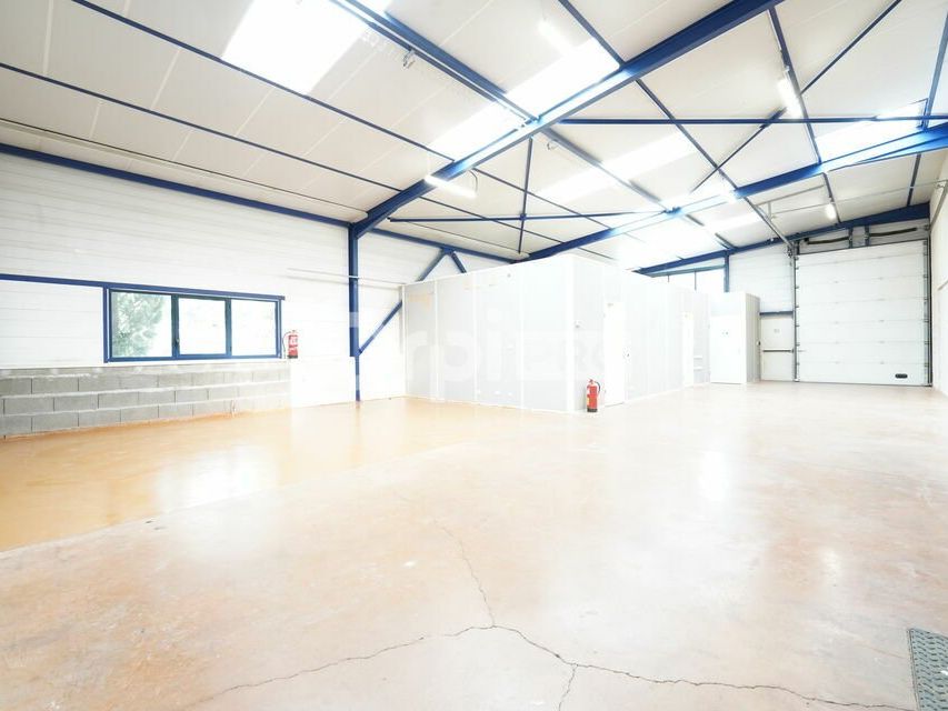 Location local d''activites 169 m² non divisibles