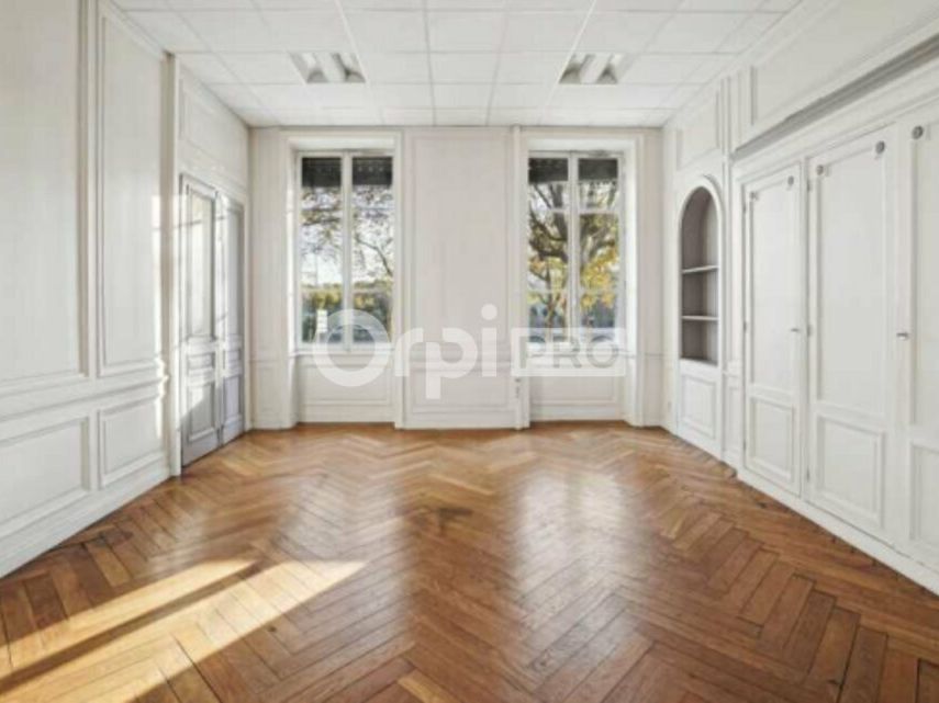 Location bureaux 178 m² non divisibles