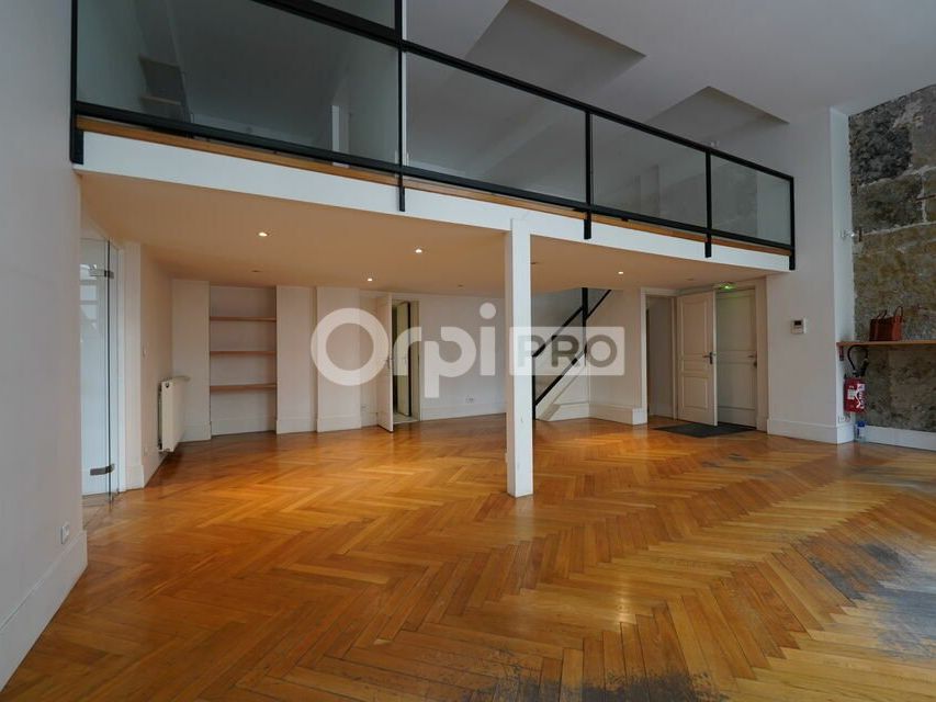 BUREAUX A LOUER  - 143 m² - LYON 1