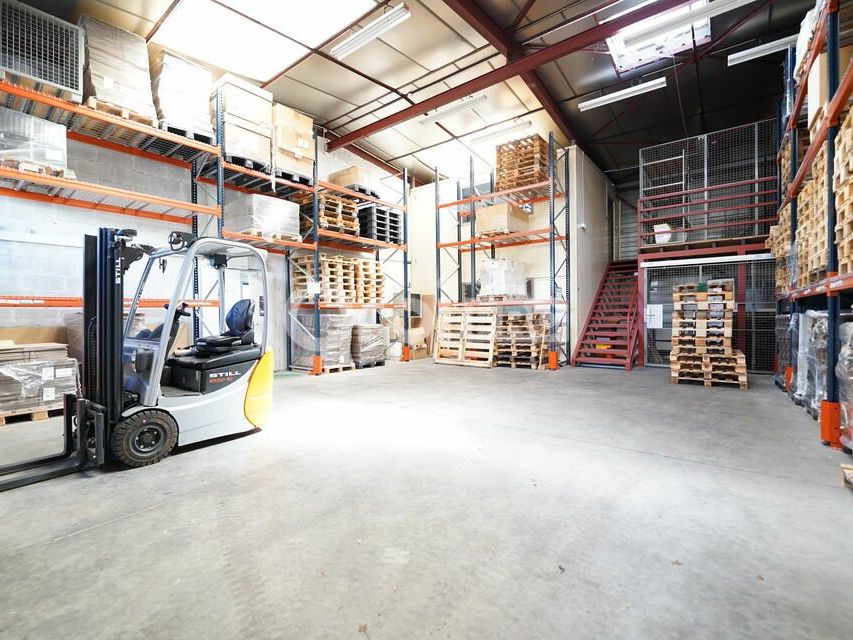 Vente local d''activites 600 m² non divisibles